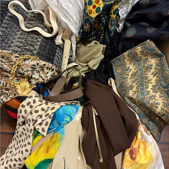 25 Pc Assorted Vintage/New Scarves, Belts - Picture 1 of 1